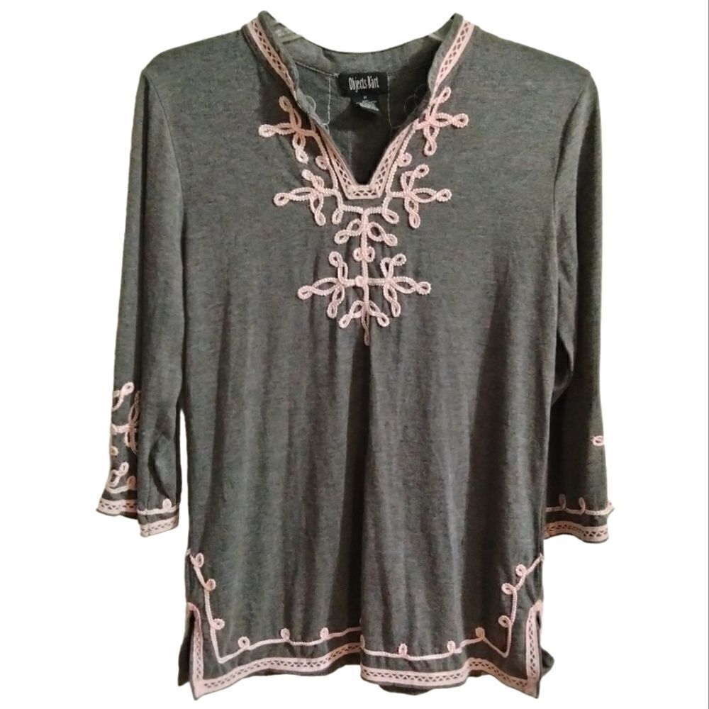 Objects D'art V Neck Pullover Shirt Embroidered Details Size M Gray Pink